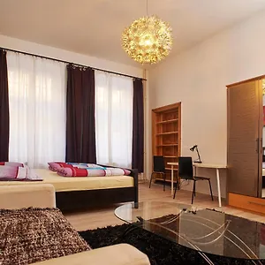 littlefriedrichrooms-propellerwerk.find-berlin-hotels.com/